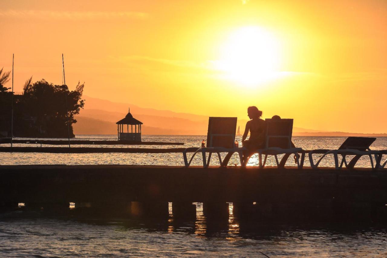 Sand And Tan Beach Hotel Ocho Rios Luaran gambar