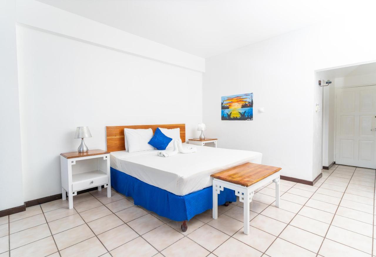Sand And Tan Beach Hotel Ocho Rios Luaran gambar