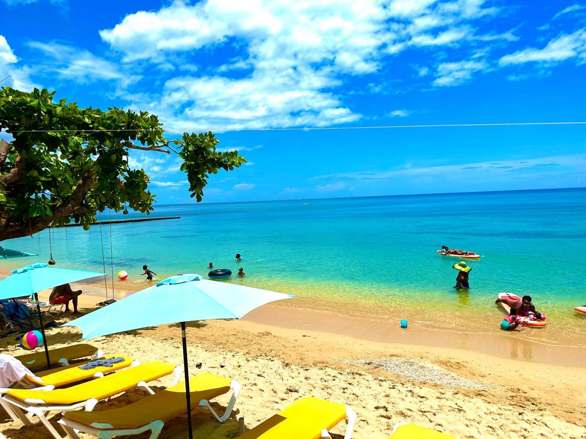 Sand And Tan Beach Hotel Ocho Rios Luaran gambar